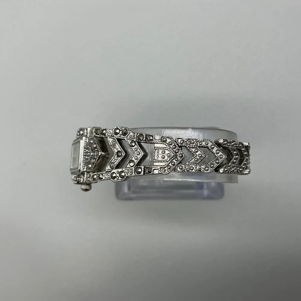 Geneva Platinum 3049 Womens Watch 17mm Silver Tone Marcasite New Battery 6.75
